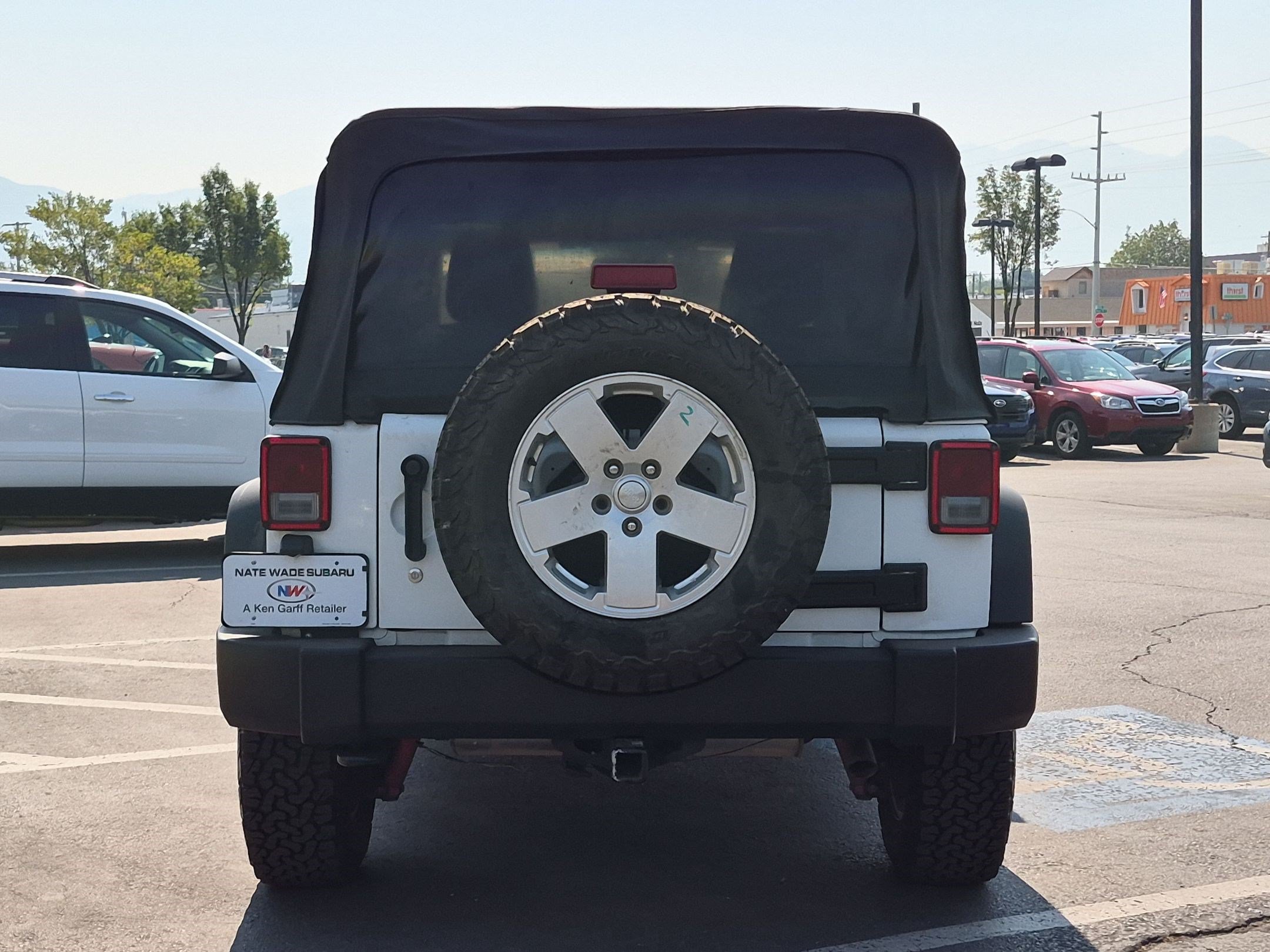 Used 2016 Jeep Wrangler Unlimited Rubicon w/ Connectivity Group AWD/4WD image 4