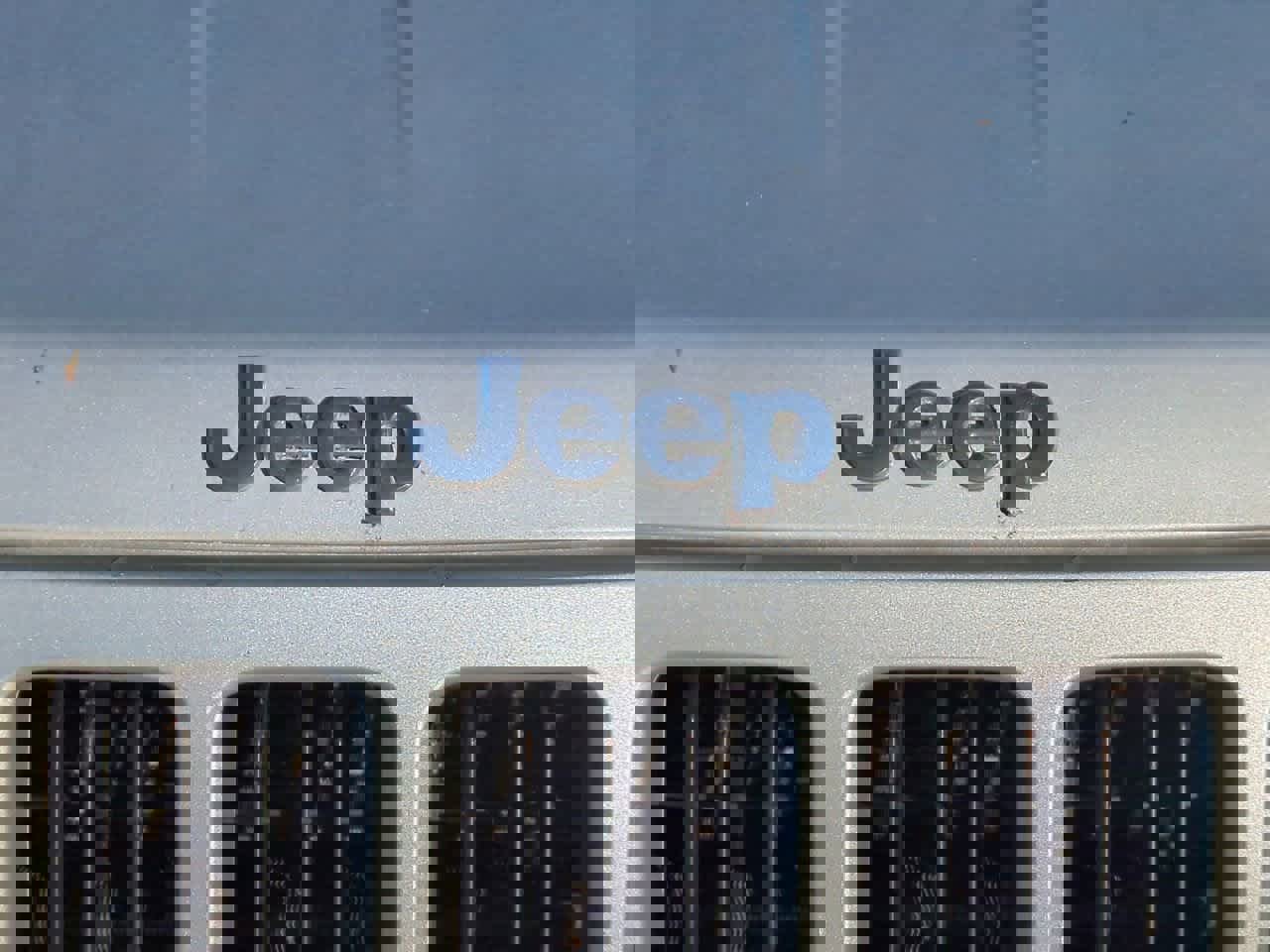 Used 2010 Jeep Grand Cherokee Laredo image 10