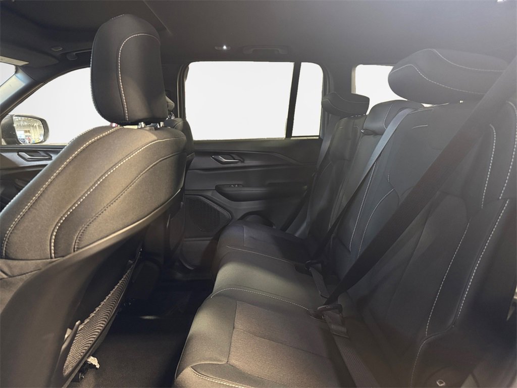 New 2025 Jeep Grand Cherokee 4WD image 24