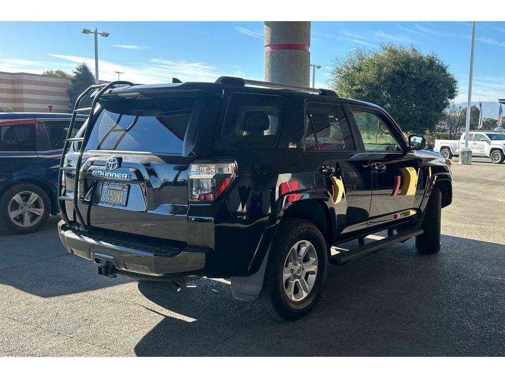 Used 2021 Toyota 4Runner SR5 Premium w/ Moonroof Package AWD/4WD image 5