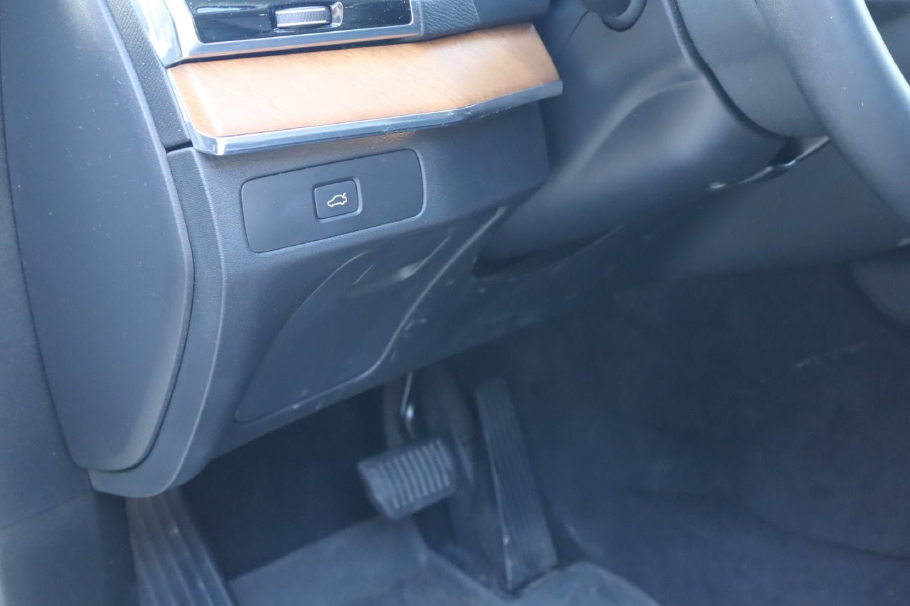 Used 2023 Volvo XC90 B6 Plus w/ Protection Package Premier AWD/4WD image 27