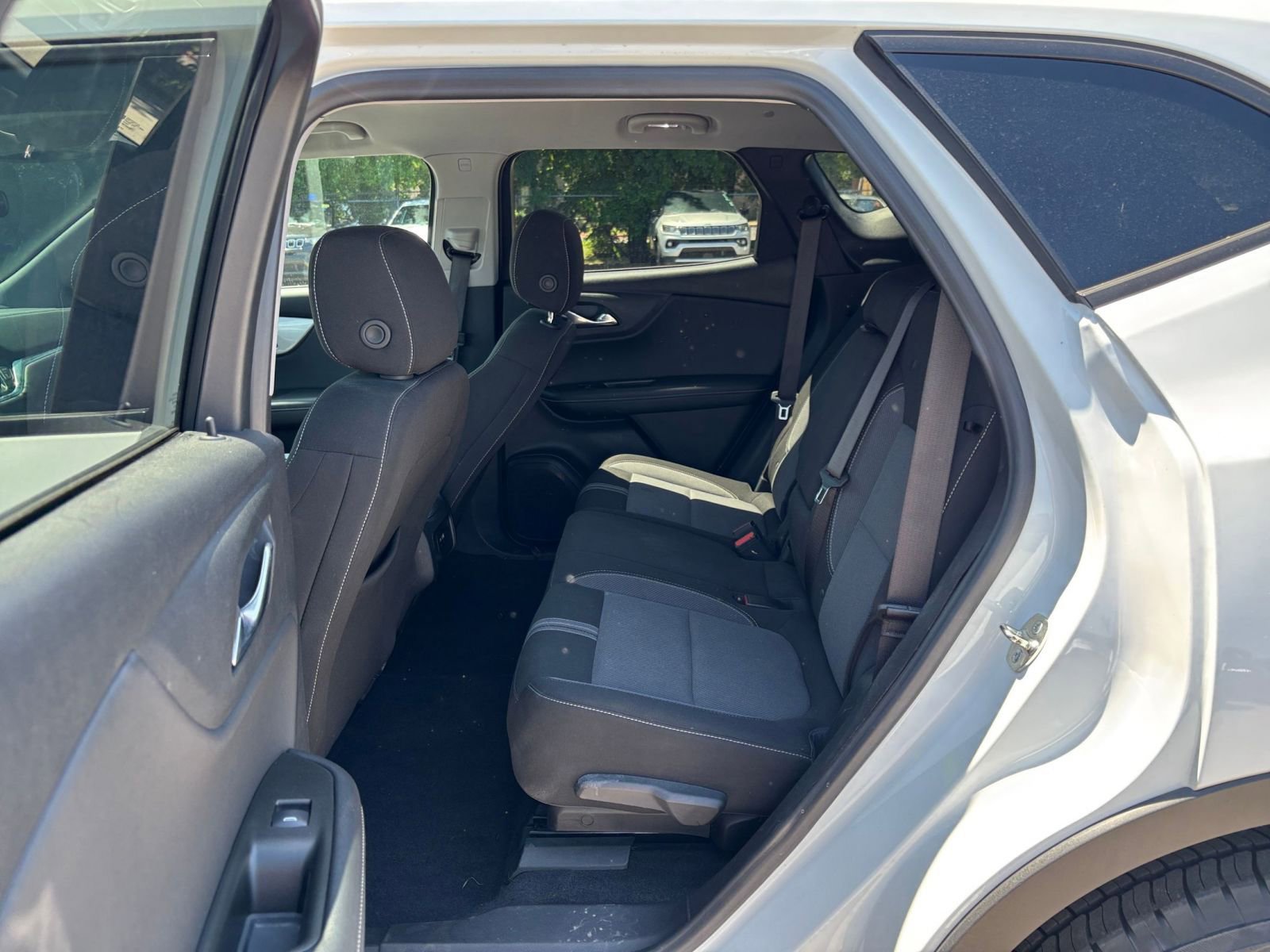 Used 2025 Chevrolet Blazer LT FWD image 27