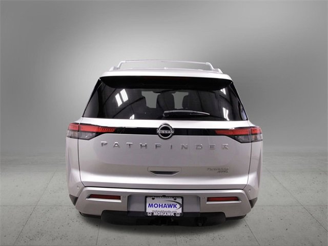 Used 2023 Nissan Pathfinder Platinum image 5