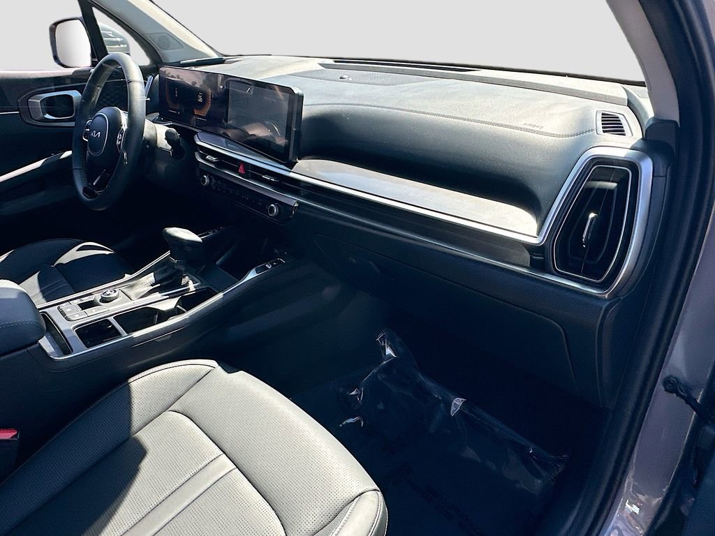 Certified 2025 Kia Sorento S w/ Panoramic Sunroof Package FWD image 30