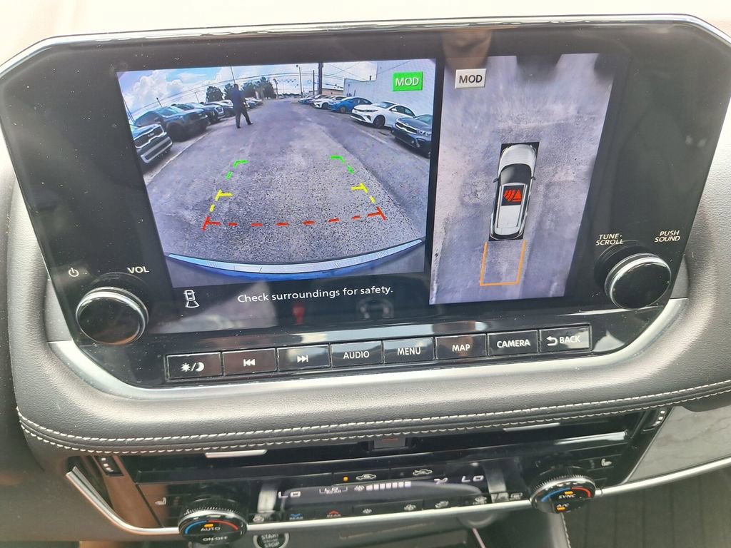 Used 2023 Nissan Rogue Platinum w/ Platinum Premium Package image 16