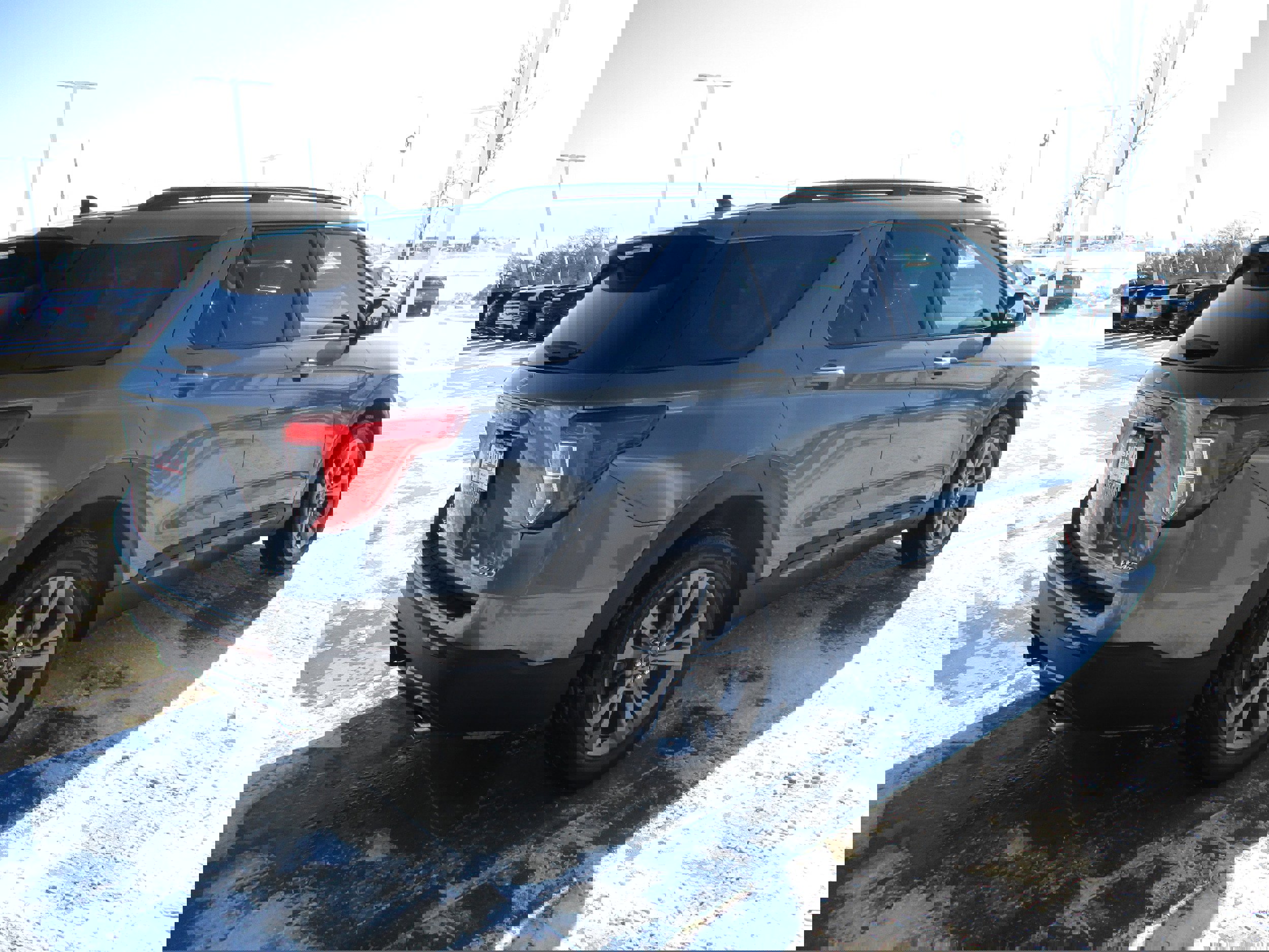 Used 2023 Ford Explorer XLT w/ Equipment Group 202A image 8