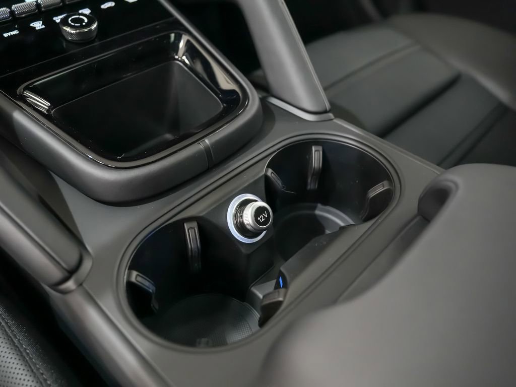 New 2026 Porsche Cayenne GTS AWD/4WD image 34