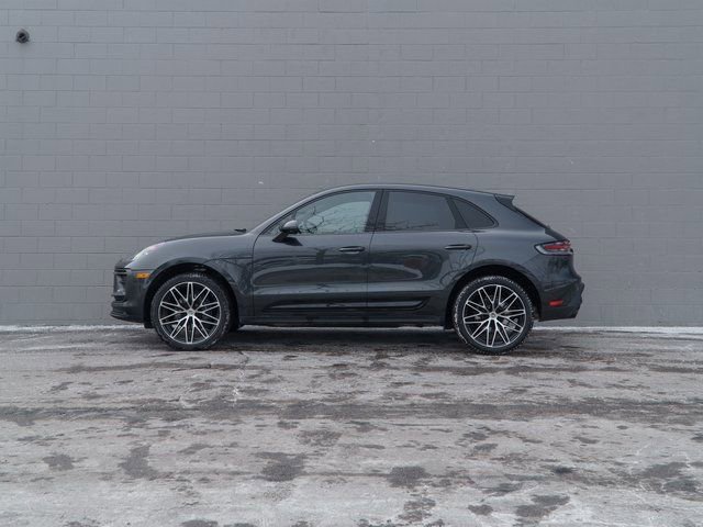 Certified 2025 Porsche Macan video 2