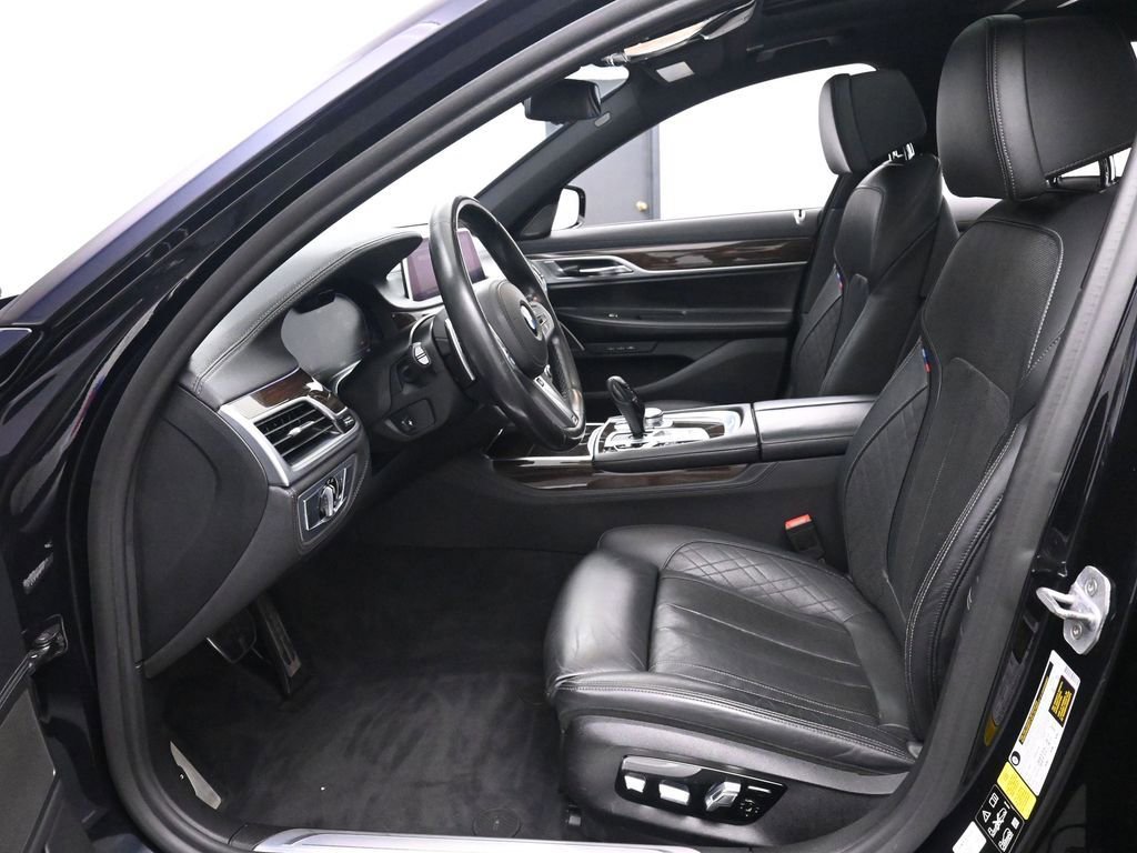 Used 2020 BMW 750i xDrive w/ M Sport Package AWD/4WD image 15