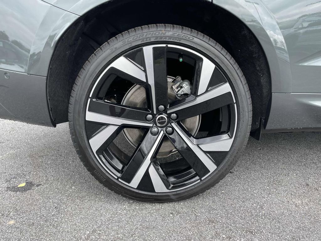 New 2026 Volvo XC60 B5 Ultra w/ Protection Package Premier image 34