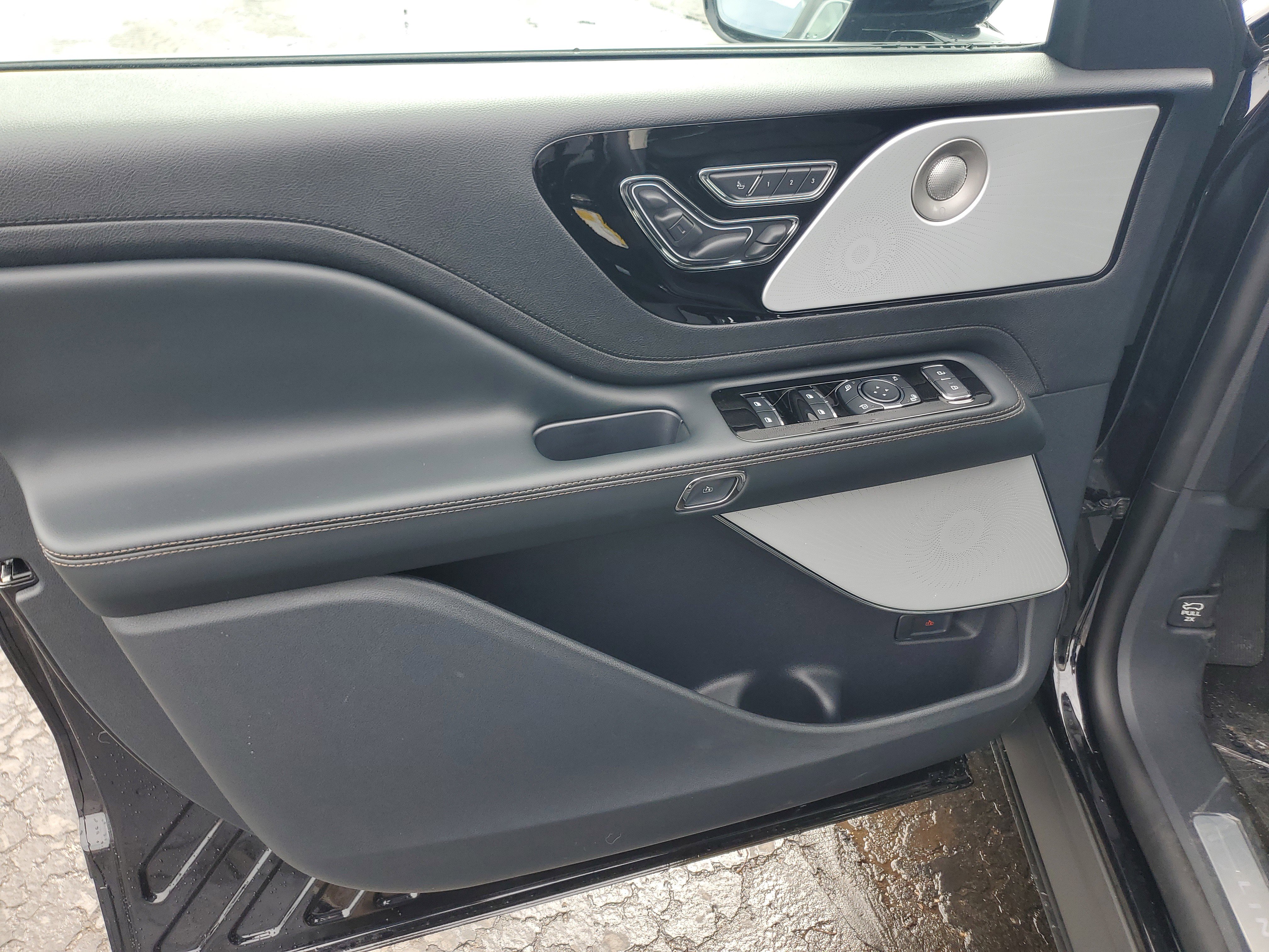 New 2026 Lincoln Aviator Reserve image 8