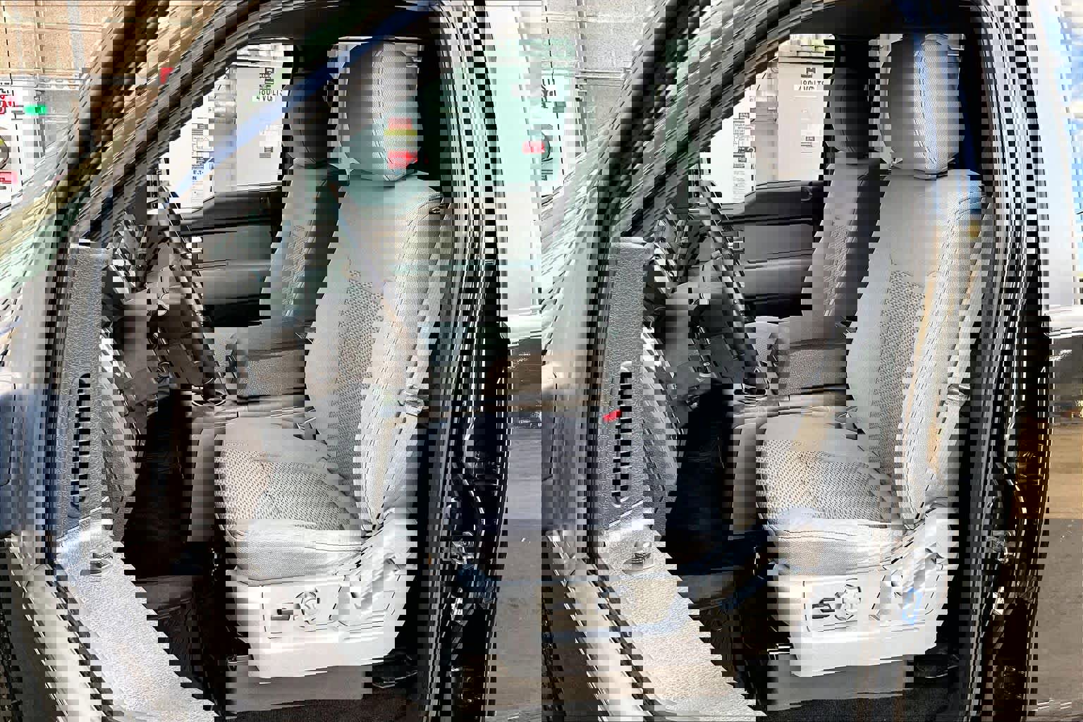 Used 2012 Ford F150 XLT w/ XLT Chrome Pkg image 8