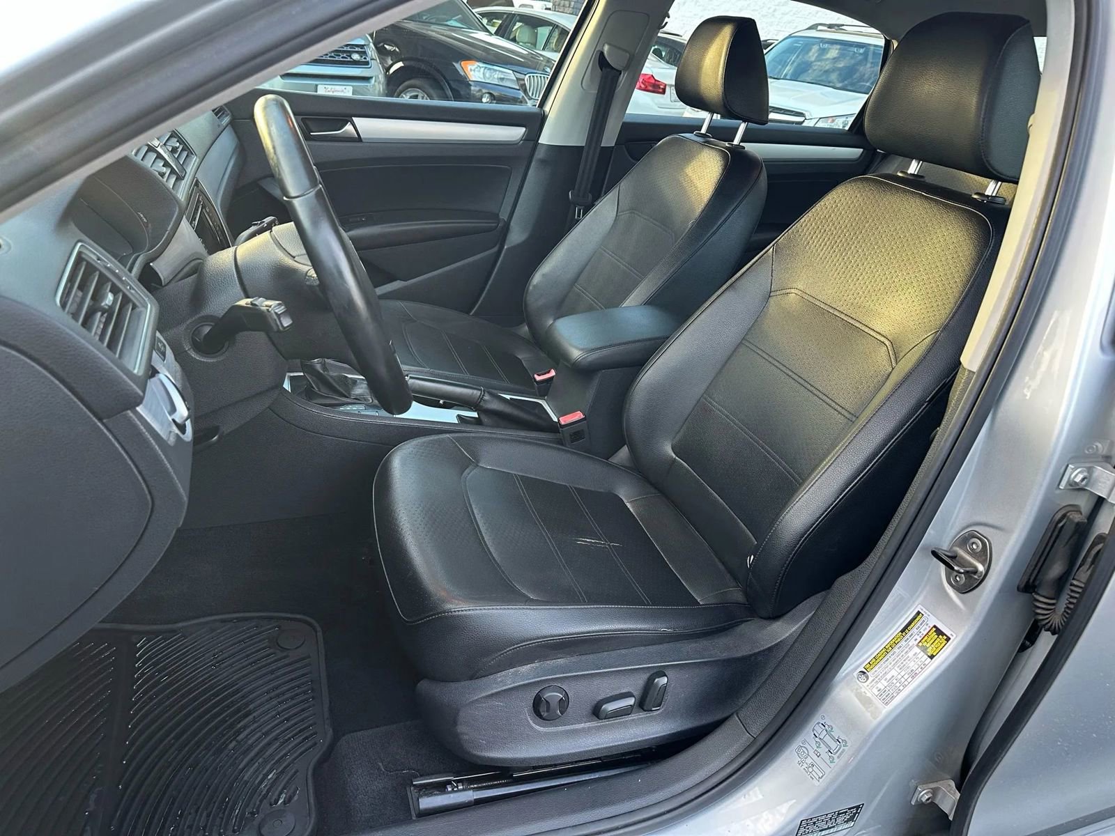 Used 2013 Volkswagen Passat 2.5 SE image 33