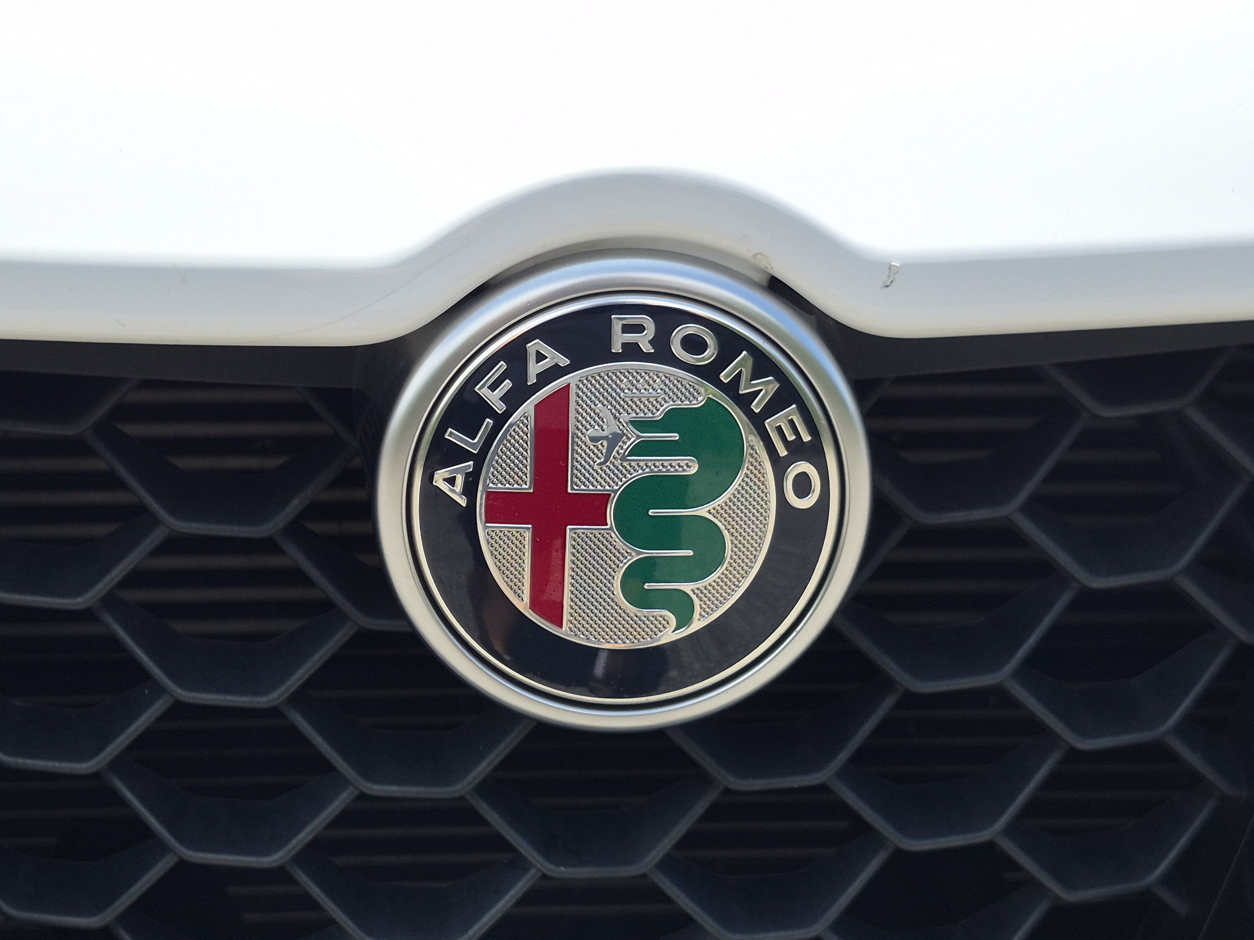 Used 2023 Alfa Romeo Stelvio Veloce AWD/4WD image 57