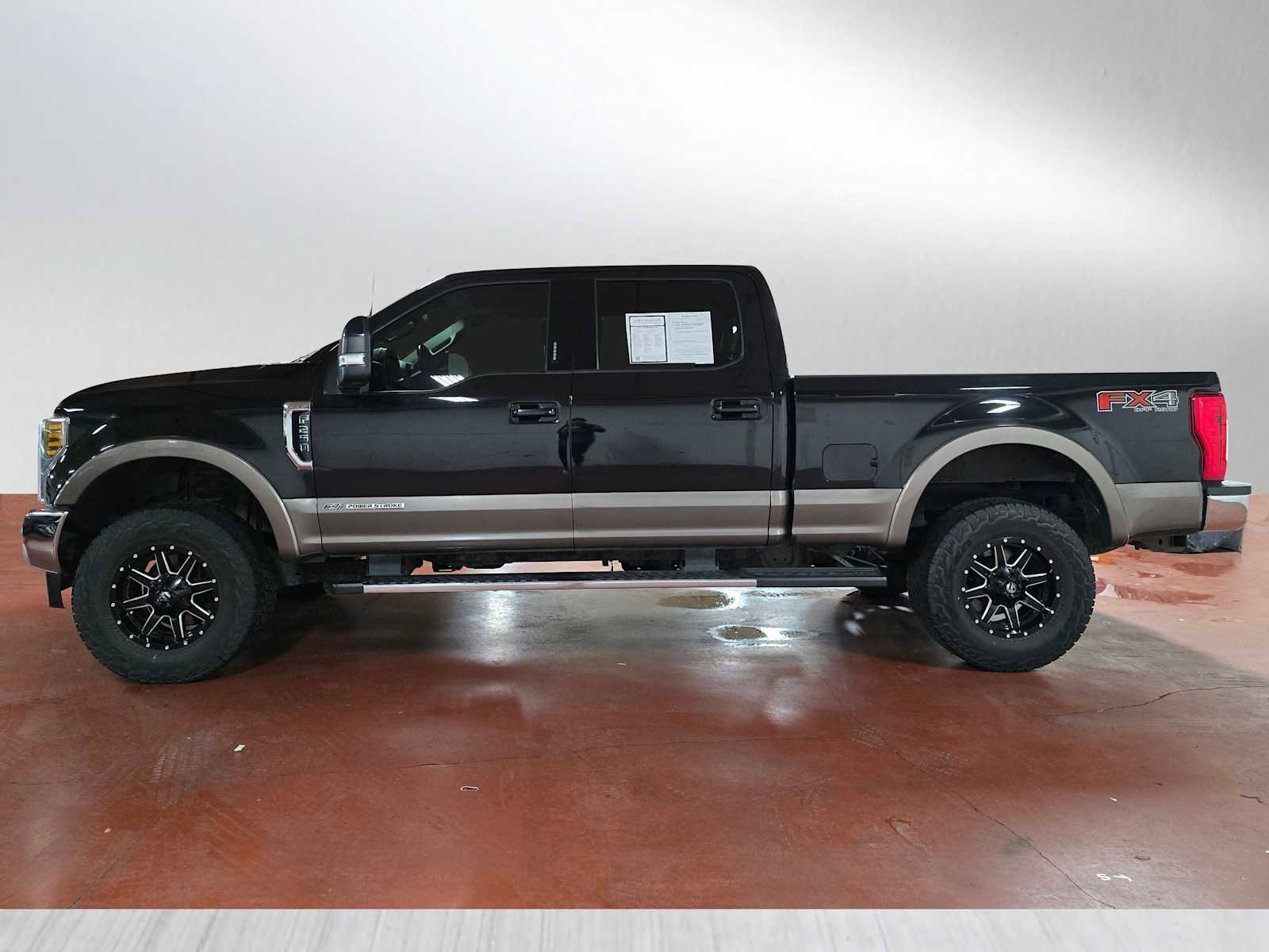 Used 2019 Ford F250 Lariat w/ Lariat Value Package image 6