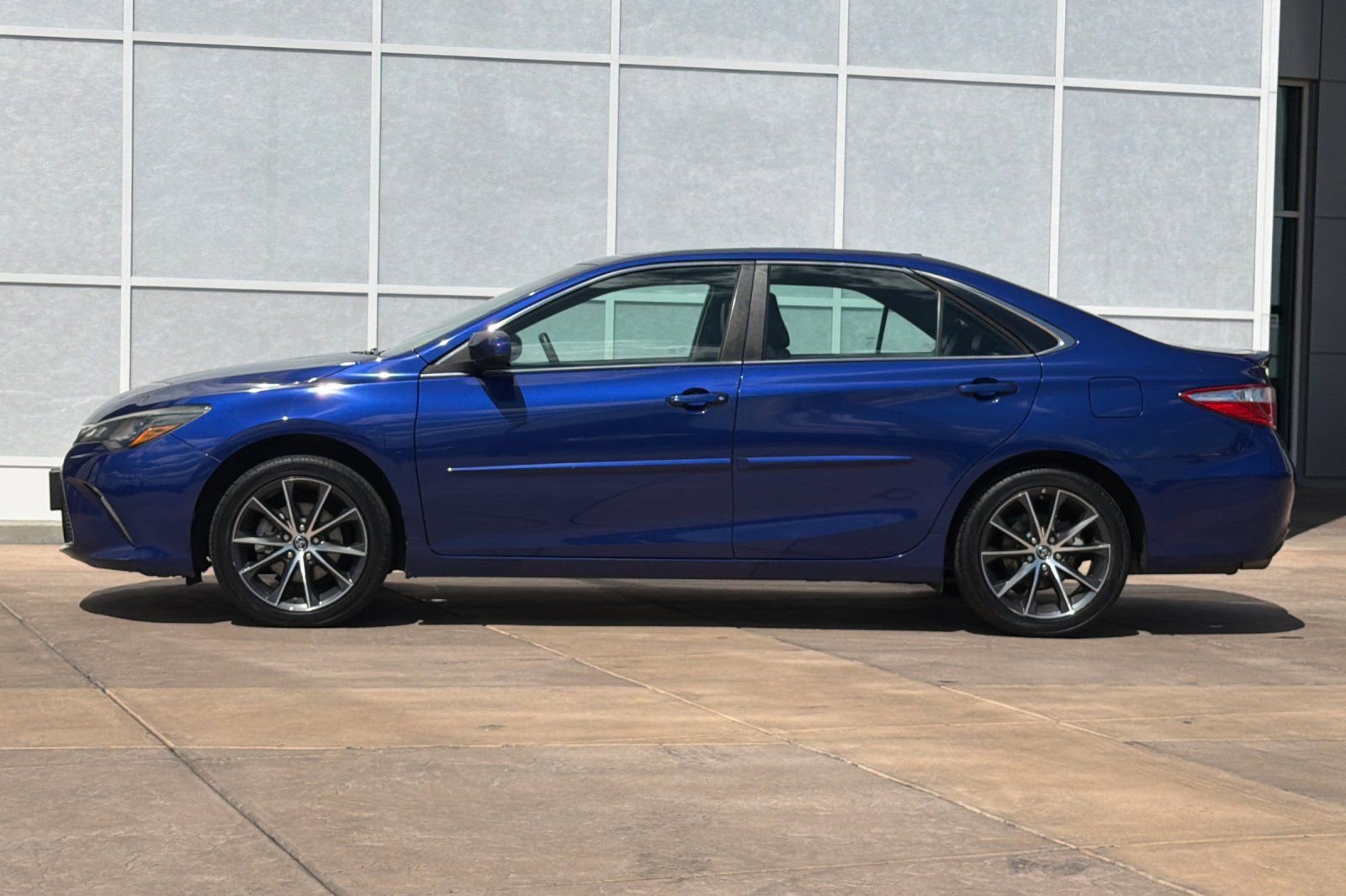 Used 2015 Toyota Camry XSE w/ Advanced Technology Package FWD image 7