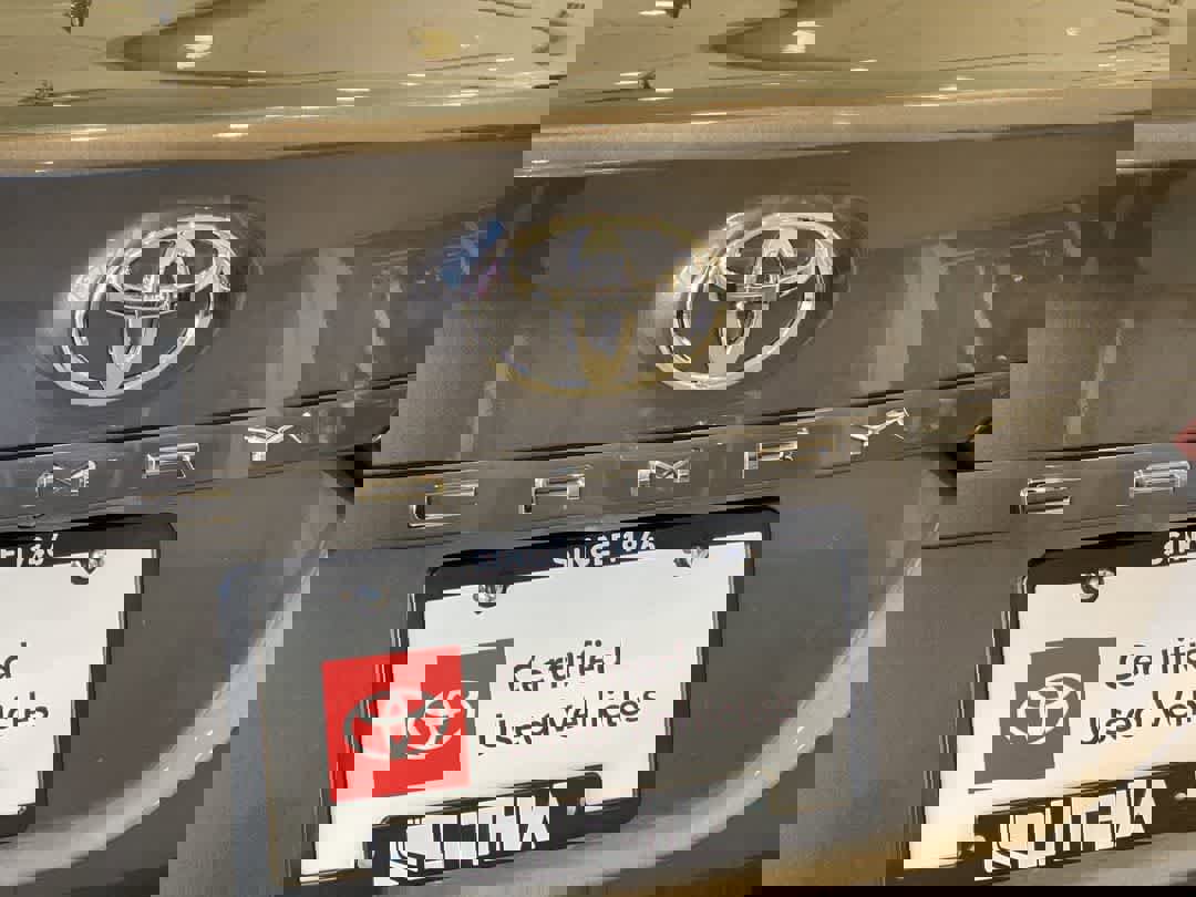 Used 2024 Toyota Camry LE FWD image 11