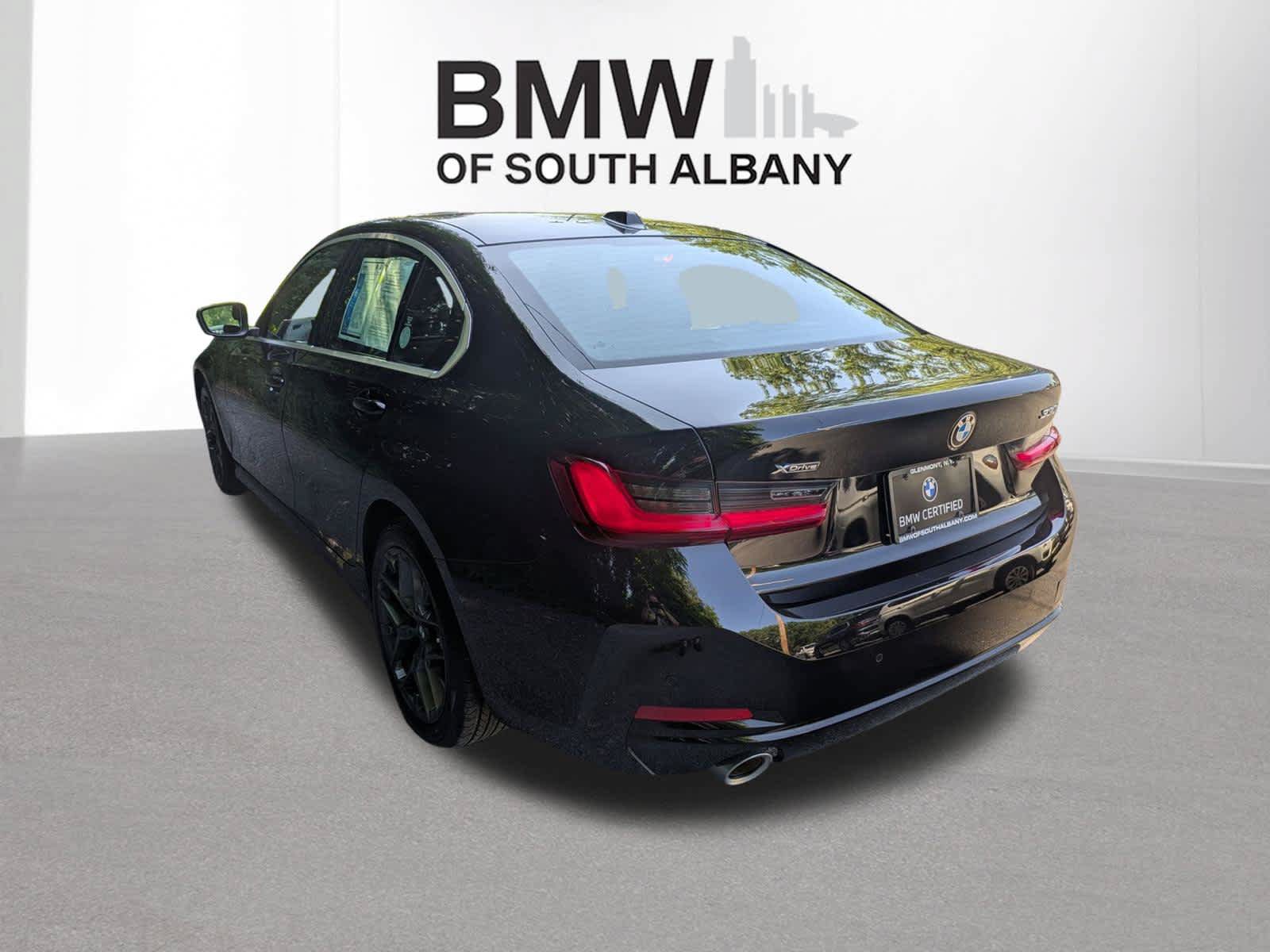 Used 2025 BMW 330i xDrive Sedan w/ Premium Package AWD/4WD image 4