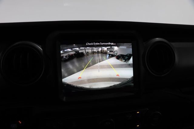 Used 2023 Jeep Wrangler Unlimited w/ 8.4" Radio Group AWD/4WD image 31