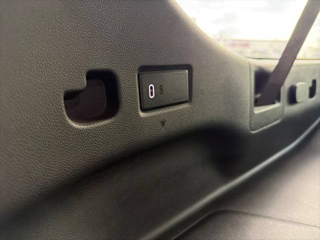 Used 2021 GMC Yukon XL AT4 w/ Technology Package AWD/4WD image 56