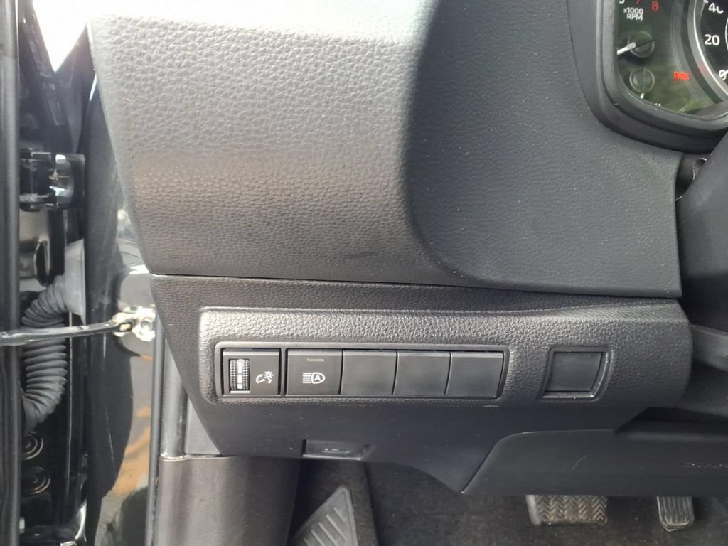 Used 2022 Toyota Corolla LE FWD image 25