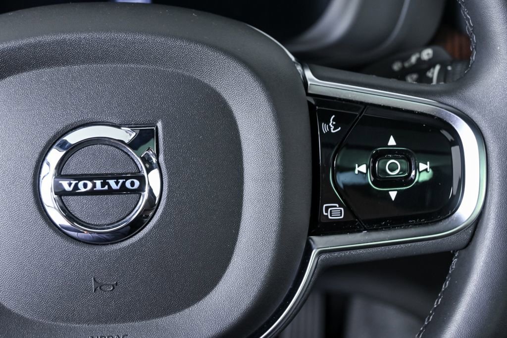 Certified 2024 Volvo XC60 B5 Plus w/ Protection Package Premier AWD/4WD image 12