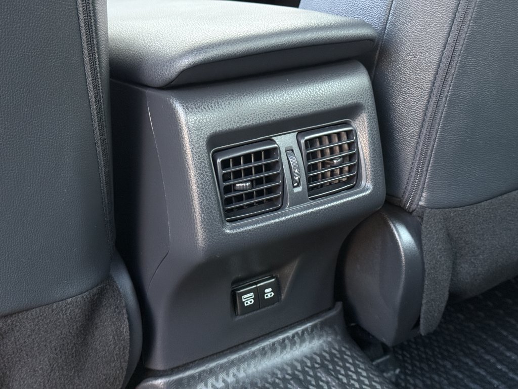 Used 2025 Toyota Camry SE FWD image 18