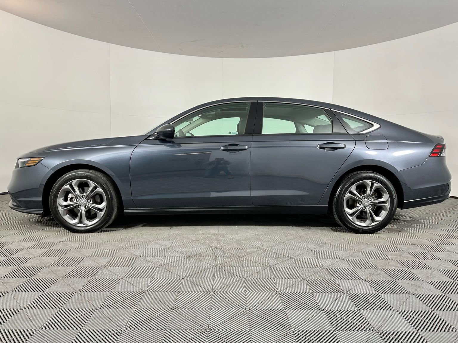 Used 2024 Honda Accord EX image 13