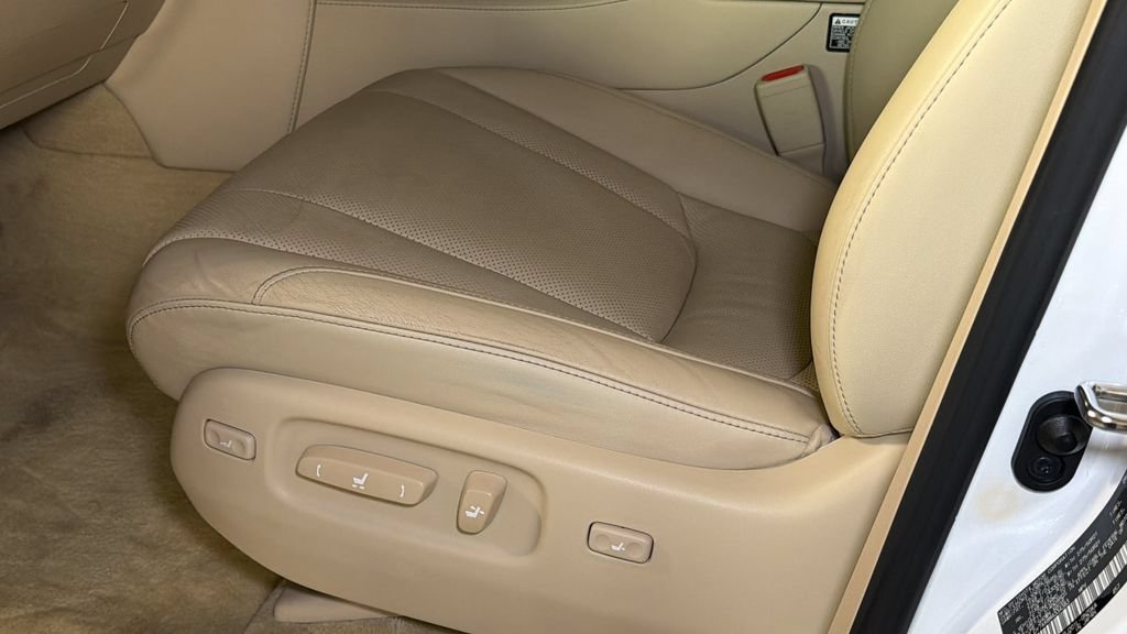Used 2021 Lexus LX 570 4WD w/ Luxury Package image 24