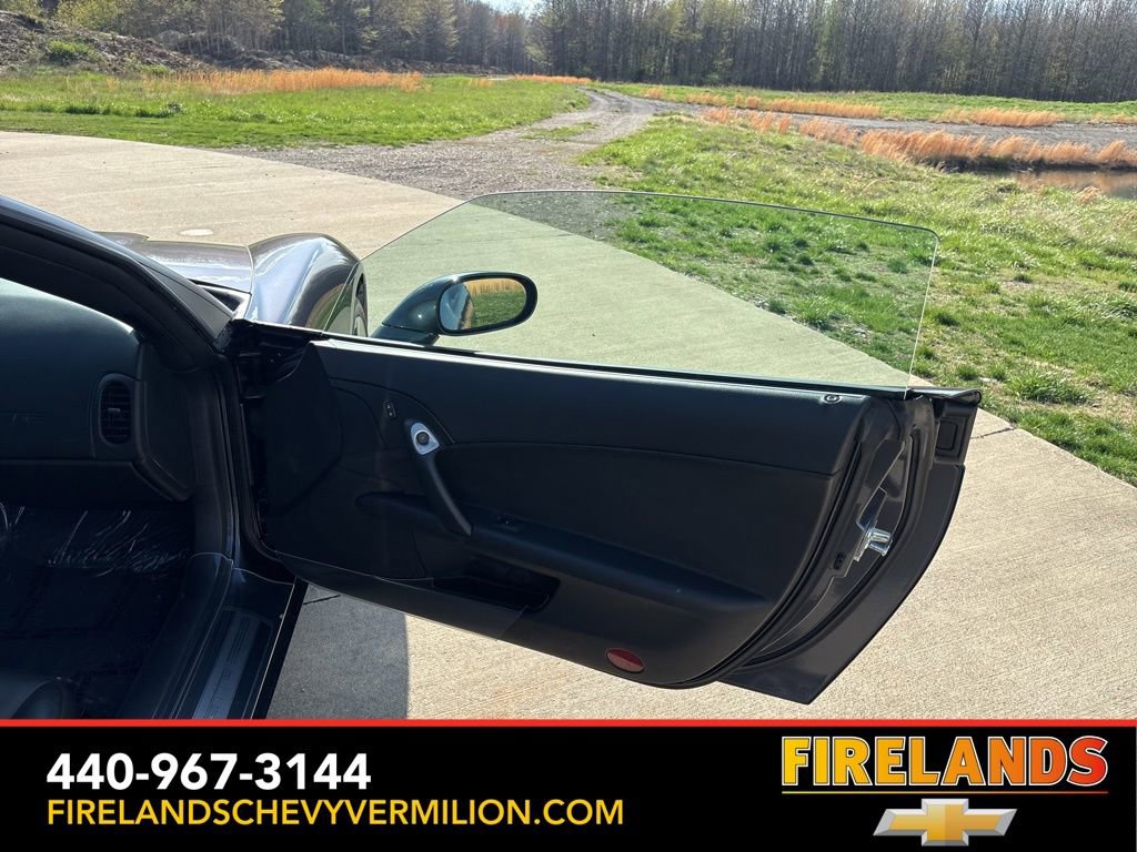 Used 2010 Chevrolet Corvette Coupe w/ 1LT image 27