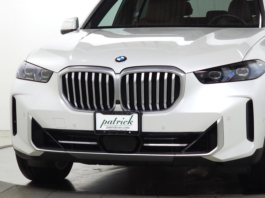 Used 2026 BMW X5 xDrive40i w/ Parking Assistance Package AWD/4WD image 3