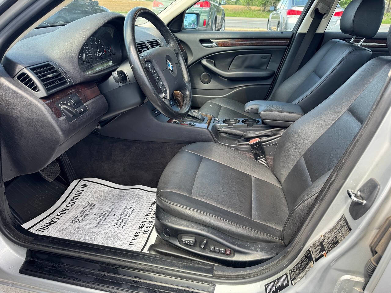 Used 2004 BMW 325i Sedan RWD image 11