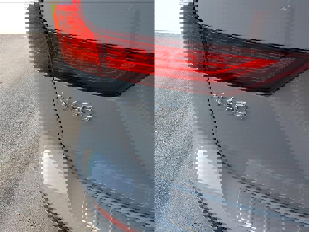 New 2025 Volvo V60 B5 Cross Country Plus w/ Protection Package Premier image 8