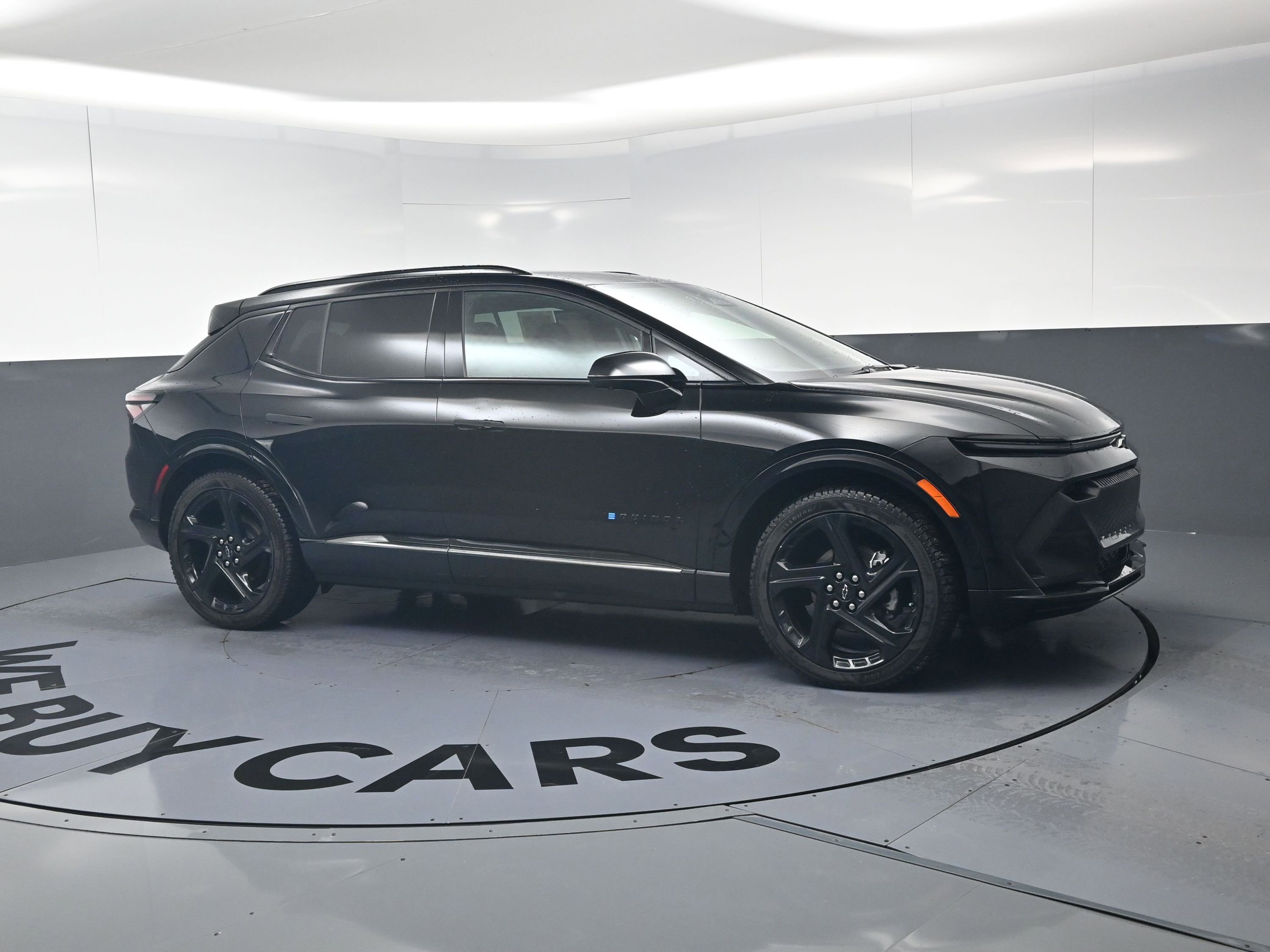 Used 2024 Chevrolet Equinox EV RS FWD image 2