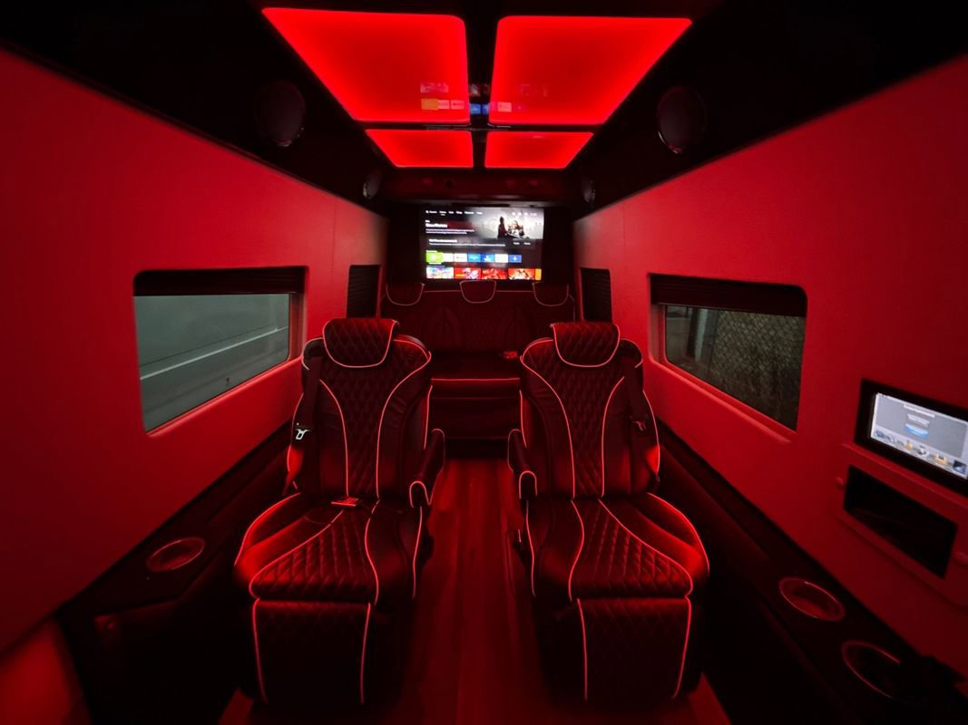 Used 2021 Mercedes-Benz Sprinter 3500 image 33