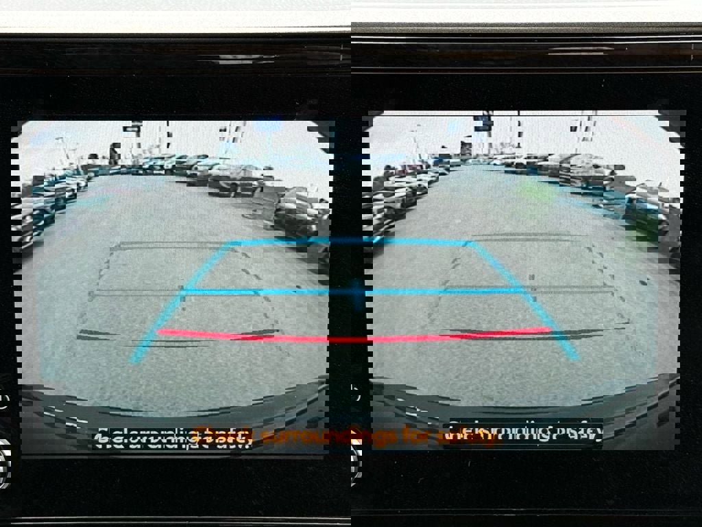 Used 2025 Toyota Highlander LE image 28