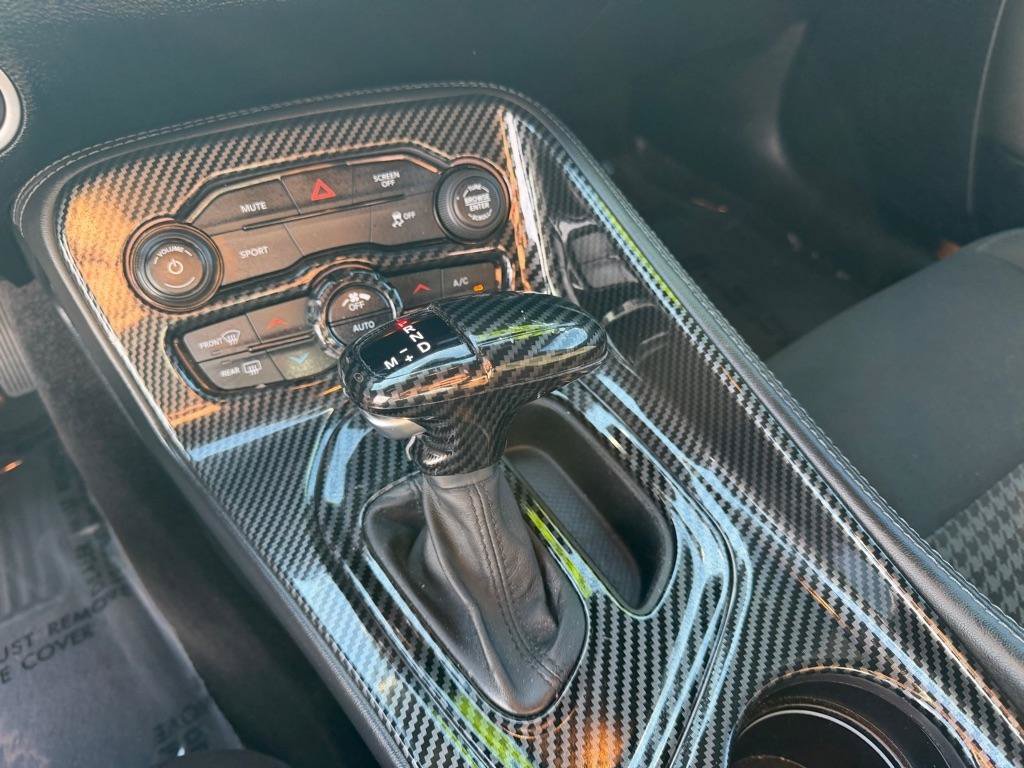 Used 2018 Dodge Challenger SXT RWD image 29
