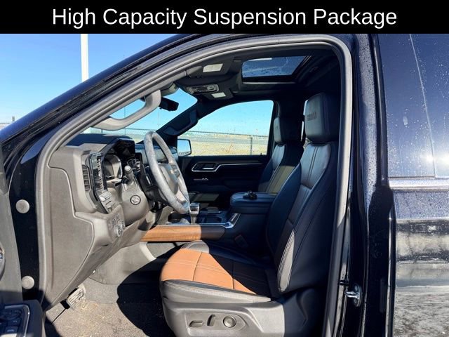 Certified 2023 Chevrolet Silverado 1500 High Country w/ Technology Package image 8