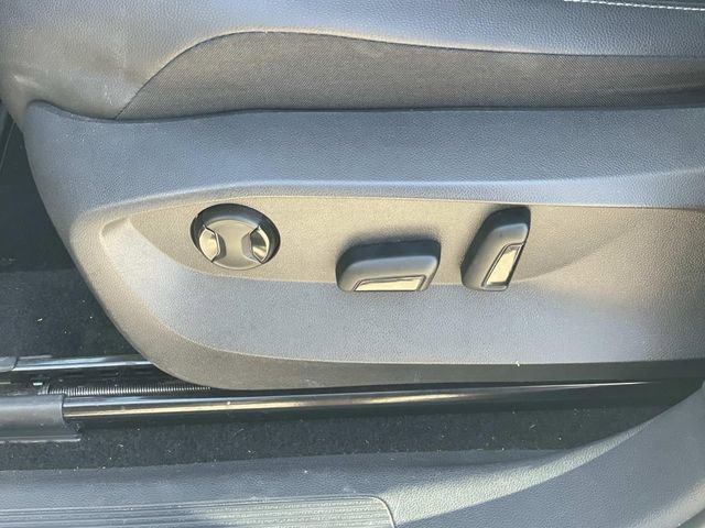 Used 2022 Volkswagen Tiguan SE w/ Panoramic Sunroof Package image 22