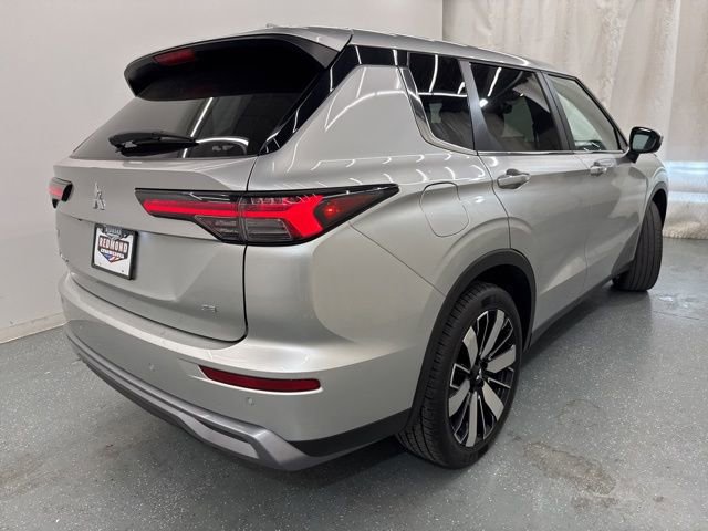 Used 2025 Mitsubishi Outlander SE AWD/4WD image 8