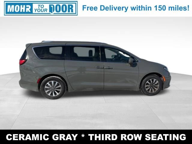 Used 2021 Chrysler Pacifica Touring-L image 6
