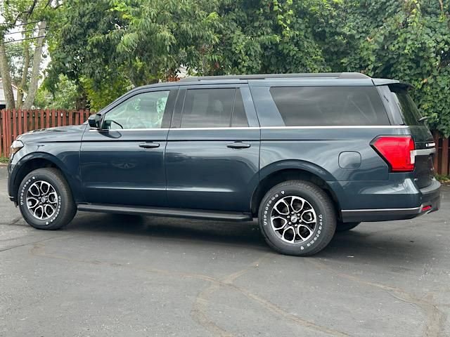 Used 2022 Ford Expedition Max XLT image 15