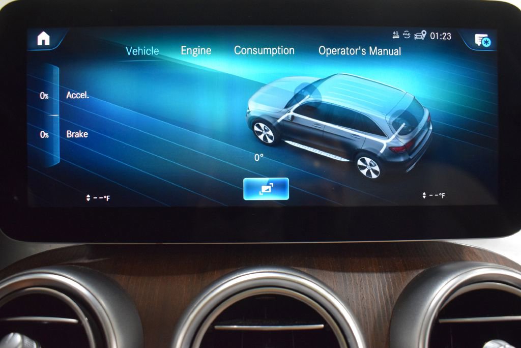 Used 2021 Mercedes-Benz GLC 300 4MATIC w/ Premium Package image 30