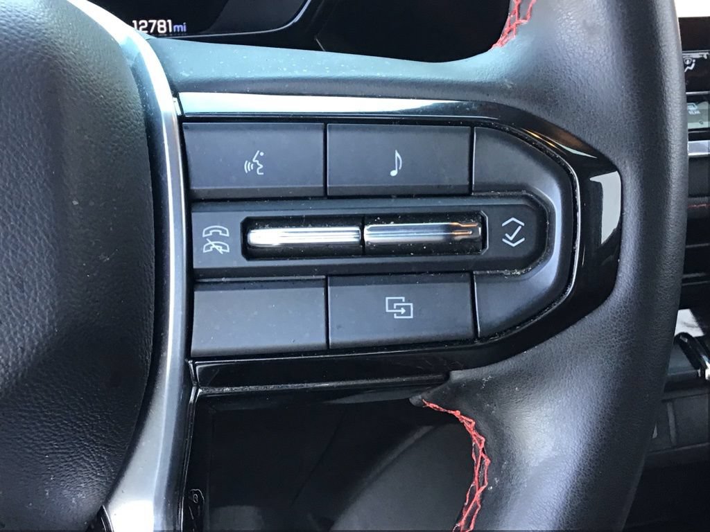 Used 2024 Chevrolet Colorado Z71 w/ Z71 Convenience Package 2 AWD/4WD image 19