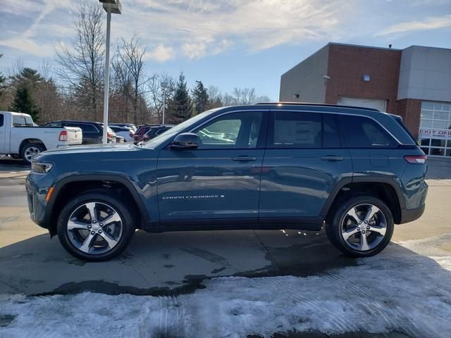 New 2026 Jeep Grand Cherokee Limited AWD/4WD image 3