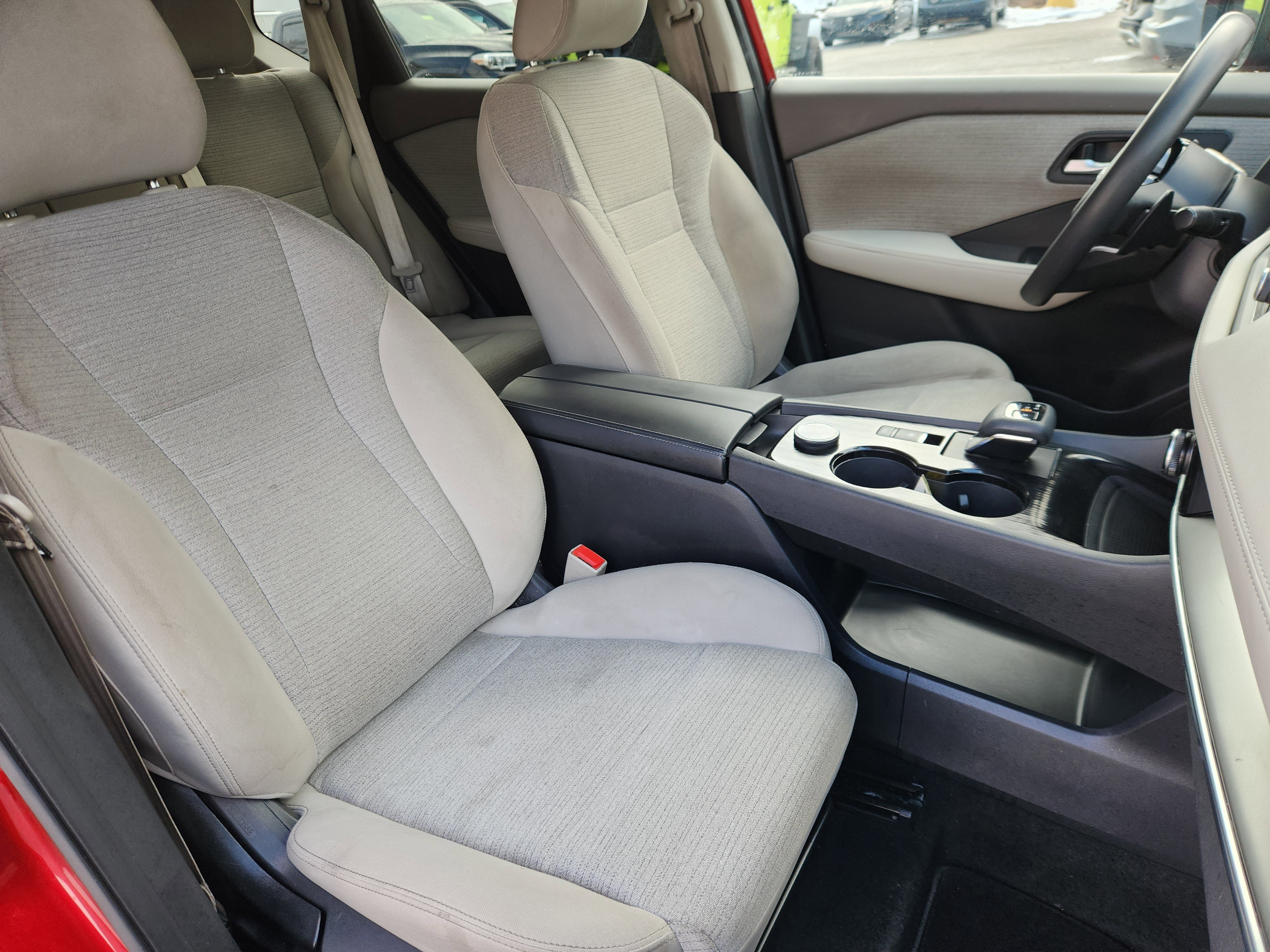 Used 2023 Nissan Rogue SV image 14