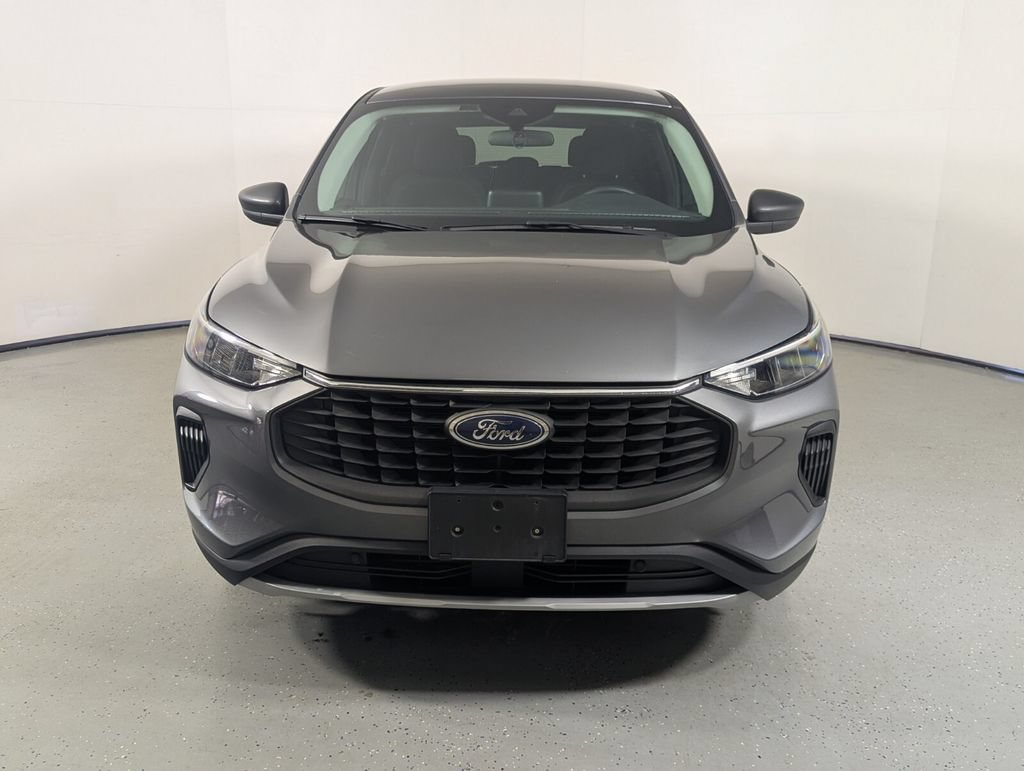 Used 2023 Ford Escape Active FWD image 2