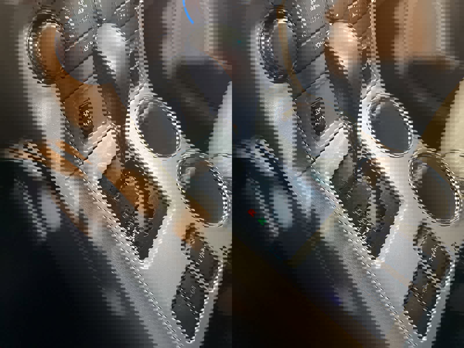 Used 2012 Toyota Highlander SE image 25