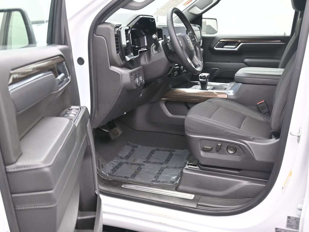 Used 2025 Chevrolet Silverado 1500 LT Trail Boss image 10