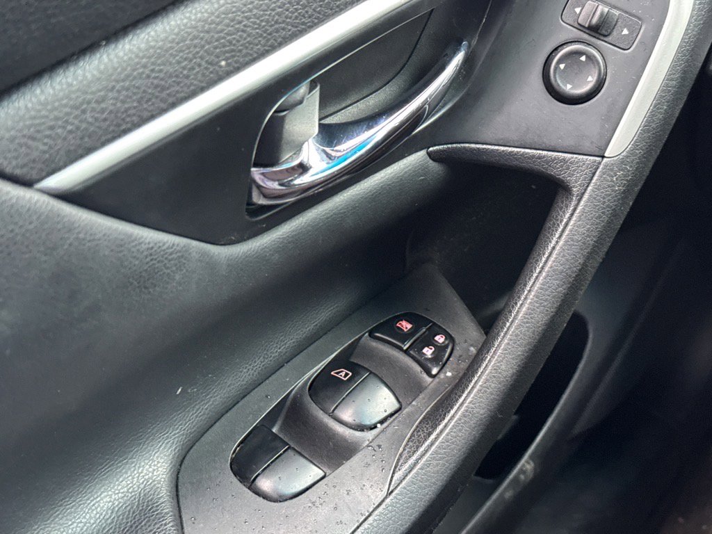 Used 2018 Nissan Altima 2.5 SV image 16